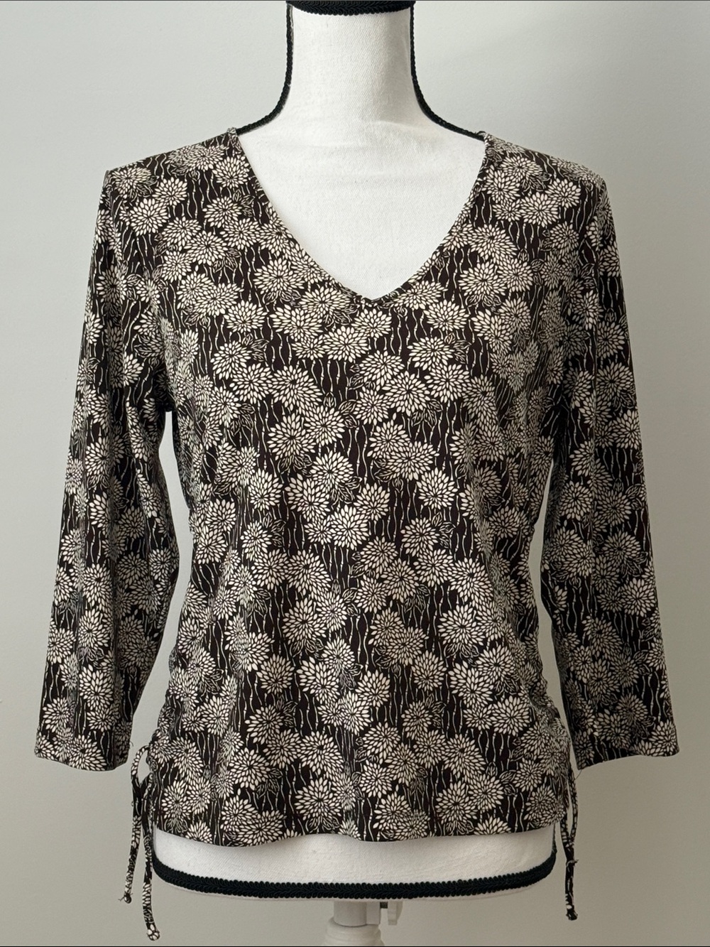 Liz Claiborne Women’s V-Neck Floral Tie-Hem Top Brown & Cream